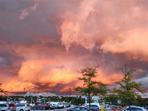 Beautiful sky over Home Depot today, helped raise my mood : r/HomeDepot