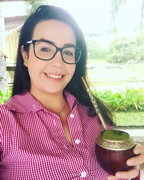 Mayara Rodrigues - Médica Veterinária | Timbó SC