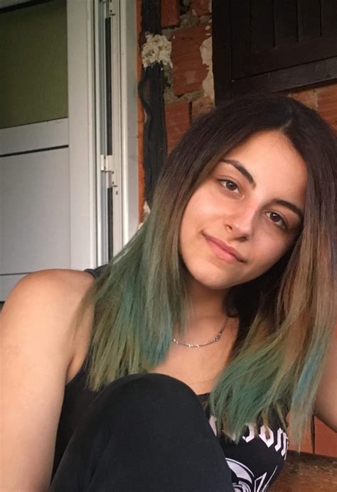 Domi Versailles - DirtyShip.com