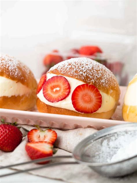 soft cream buns recipe   minutes catherine desserts