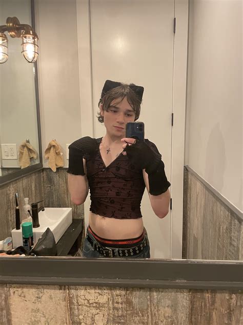 Ik im not that fem but I’m trying : r/femboy