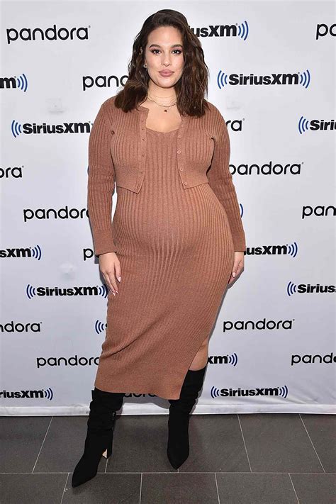 Ashley Graham Shows Postpartum Stretch Marks in Topless Photo | PEOPLE.com