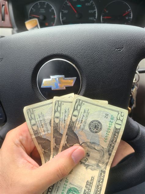 New tip policies will likely boost the average Instacart pay soon 29