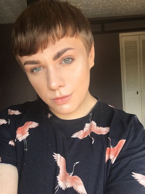 Light makeup lol : r/femboy