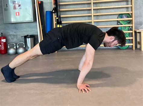 planche lean   exercise  achieve  planche kensui