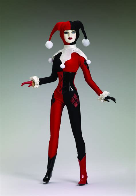 DEC131842 - TONNER DC HARLEY QUINN 22-IN DOLL - Previews World