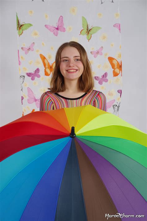 Marvel Charm Nicolette Rainbow 016 — Postimages