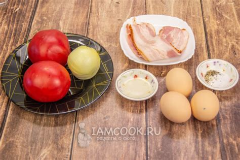 Шакшука с беконом — рецепт с фото и видео