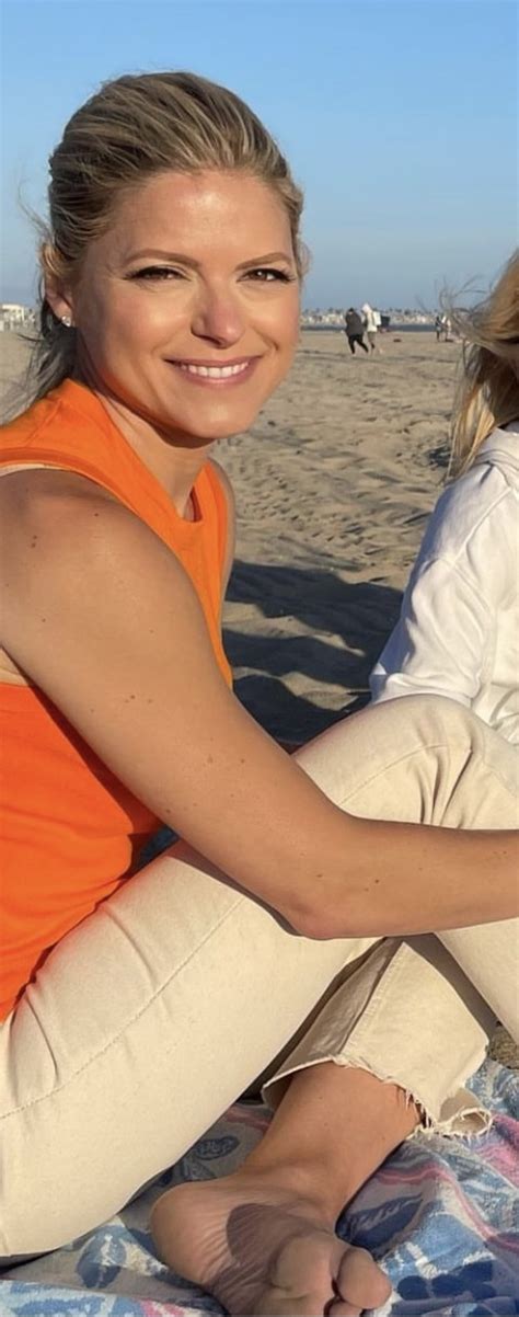 Kate Bolduan's feet