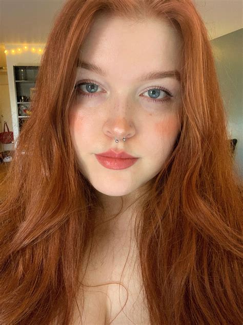 Anyone a fan of blue eyes and red hair? : r/FreckledGirls