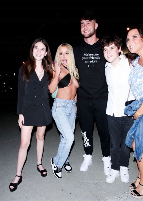 Tana Mongeau Cleagvage - The Fappening Leaked Photos