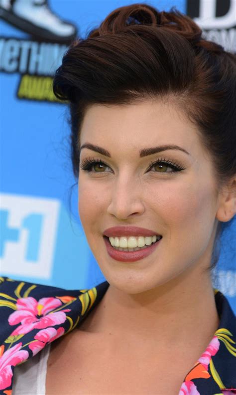 Stevie Ryan As Kim Kardashian