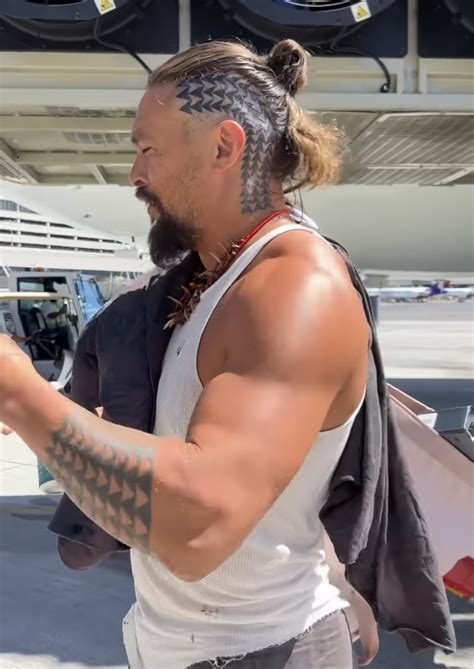 Jason Momoa debuts head tattoo
