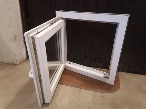 Prodam PVC okno 60 x 60 cm