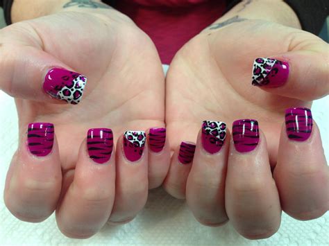 black and pink nail art 3