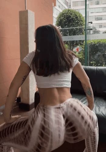 Asian Twerking GIFs | Tenor