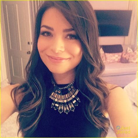 Miranda Cosgrove Shares New 'Crowded' Poster - See It Here! | Photo ...