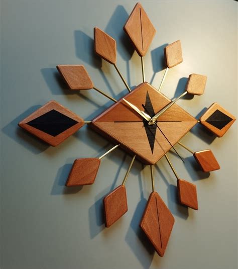 Mid Century Modern Clock : r/BeginnerWoodWorking