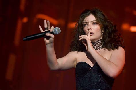 Lorde Mysteriously Erased Almost All Her Social Media Posts | TIME