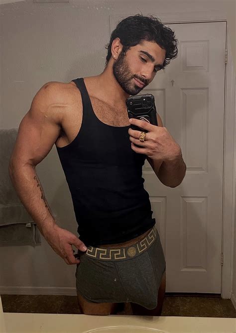 Most Popular Male Onlyfans Creators - Omodeling