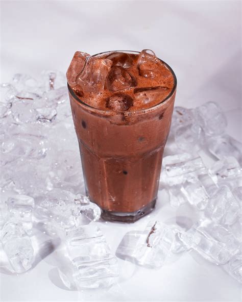 Pinterest Users Are Going Crazy For This Viral Iced Cocoa Recipe Today - RYZE Superfoods