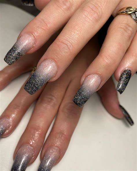 Chiêm ngưỡng mẫu ombre nails black được yêu thích nhất