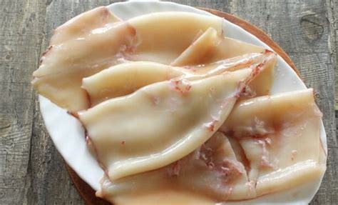 Крабовий салат з кальмарами