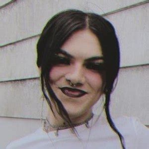 Demi Austin Looney (TikTok Star) - Age, Birthday, Bio, Facts, Family ...