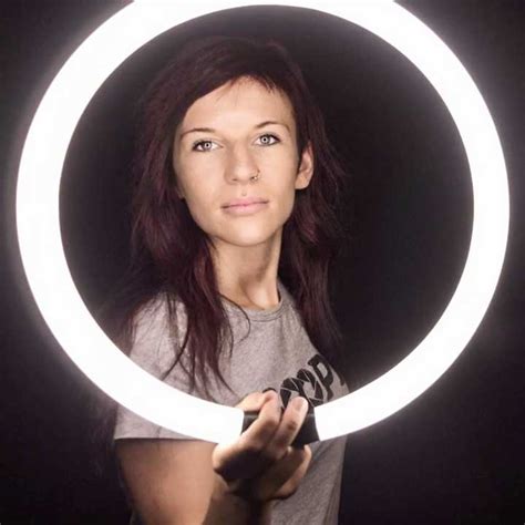 7 Easy Photography Tips Using Household Objects - Photography Insider Info