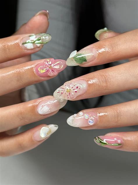 floral nail art
