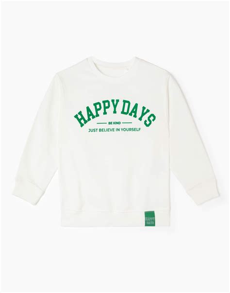 Молочный свитшот с надписью Happy Days и нашивкой для мальчика