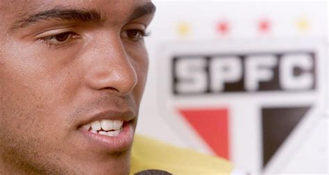 Ex-jogador Do São Paulo Richarlyson - São Paulo destaca os 41 anos do ex-volante Richarlyson - Gazeta Esportiva