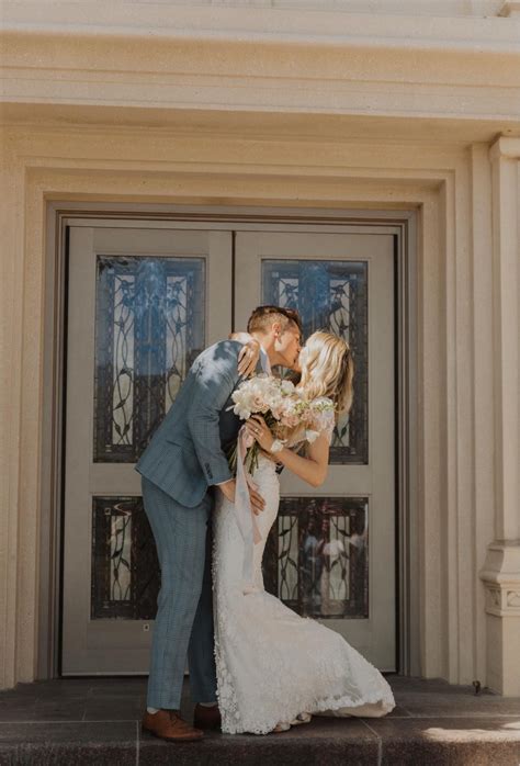 She loves big cock : r/HotMormonThots