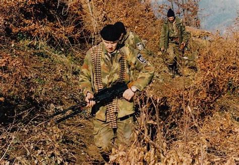 Soldiers of Army of Republika Srpska in patrol. | Raspar