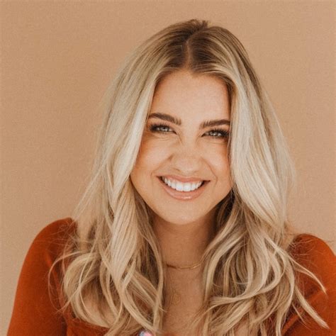 Hire Speaker Jenna Kutcher | Aurum Speakers Bureau