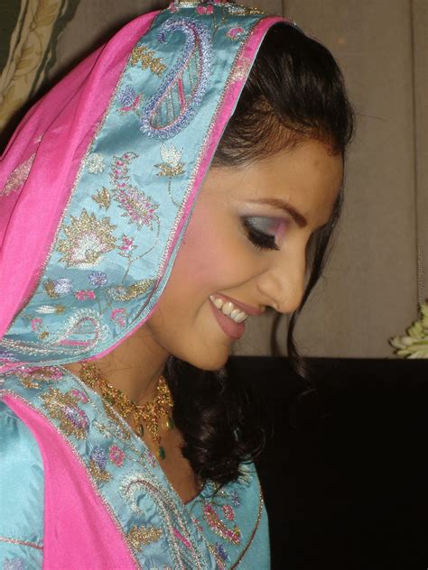 hot,cool,beautiful,fresh,best and pure desi girls wallpapers: sania