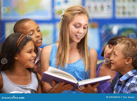prepared reading  english class  group  learners reading