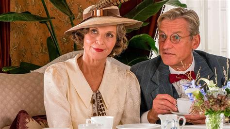 Watch Soldiers | Seaside Hotel Season 6 | PBS SoCal