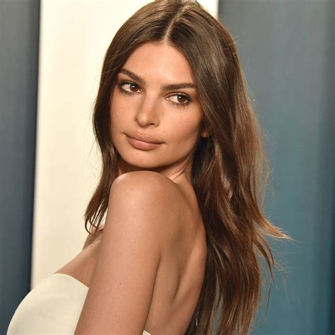 Ariana Grande reacciona (aterrada) a su gran parecido con Paige Niemann