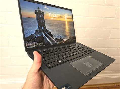 Dell Latitude 7450 Ultralight review: A mobile worker's best friend ...
