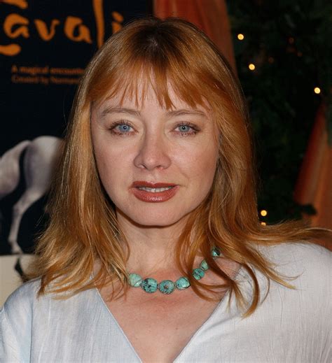 La star du feuilleton Andrea Evans meurt à 66 ans en tenant la main de