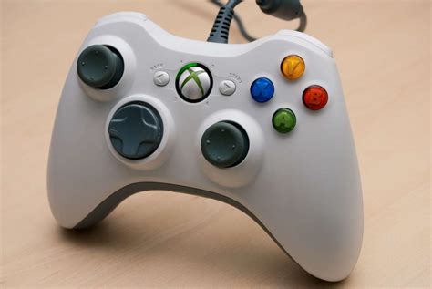 Xbox 360 White Wired Controller - Retro vGames