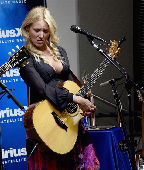 Jewel Kilcher: SiriusXM Acoustic Christmas With Jewel And Shawn Mullins ...