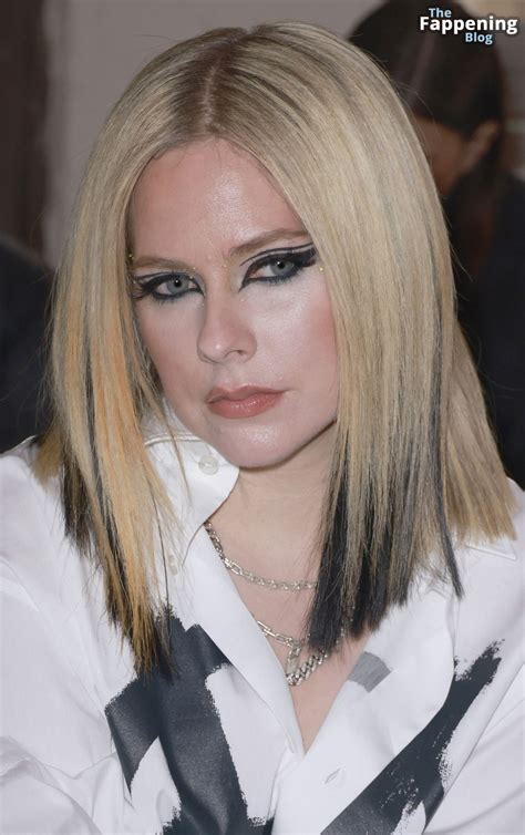 Avril Lavigne / avrillavigne Nude Leaks OnlyFans Photo 1904 | #TheFappening