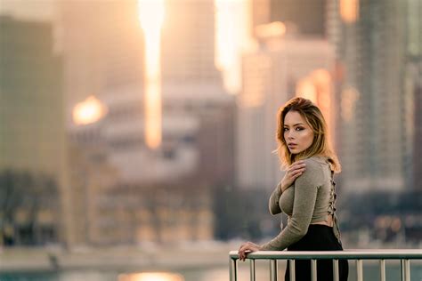 Portrait Lens Shootout: Sony 85mm f/1.4 vs 70-200mm f/2.8 | PetaPixel