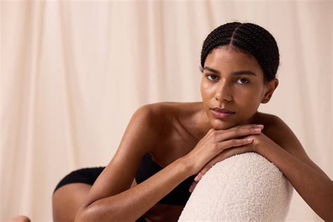 What is Electro Muscle Stimulation, And How Does it Differ From a Micr