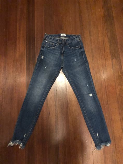 Zara Jeans, Women's Fashion, Bottoms, Jeans on Carousell