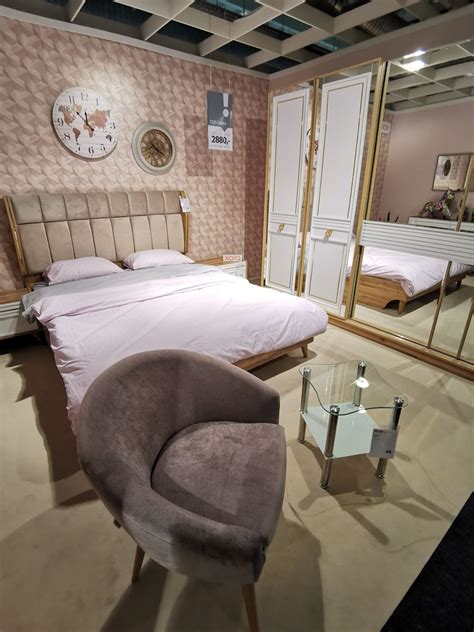 Designing a Glamorous Oasis: How to Achieve Boujee Bedroom Decor