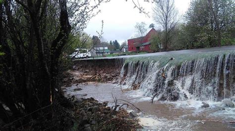 Beaver dam break creates flooding, shuts down roads in Oswego County | WSTM