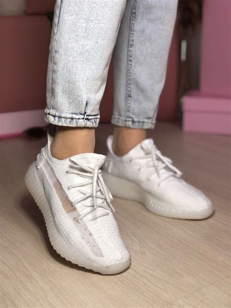 Кроссовки белые сетка Адидас Изи / Кросівки сітка білі Yeezy Adidas ...